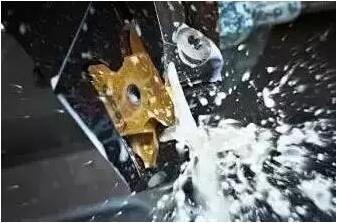 防止切削液發臭,還鋁合金壓鑄車間一個良好的環境 防止切削液發臭,還鋁合金壓鑄車間一個良好的環境